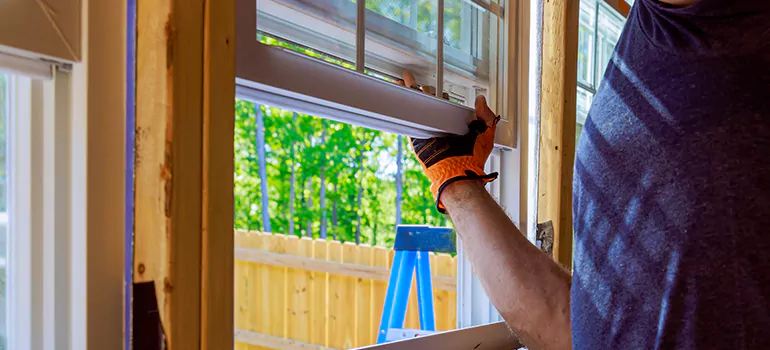 >Bay Window Curtain Rail Track in Pine Hills, FL
