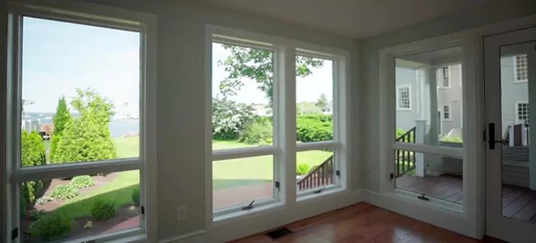 Double-hung Window Repair in Pine Hills, FL