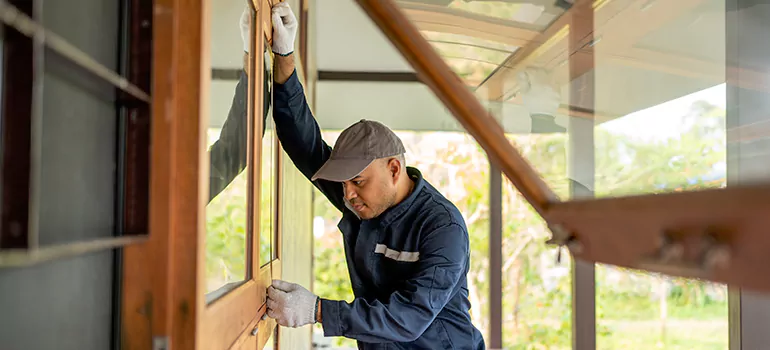Double Hung Vinyl Window Sash Replacement in Pine Hills, FL